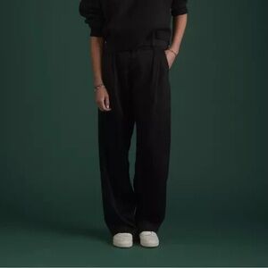 American Eagle High Rise Pleated Black Trouser